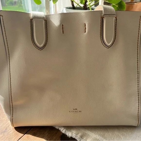 Coach tote-GUC and so cute! - Picture 1 of 5